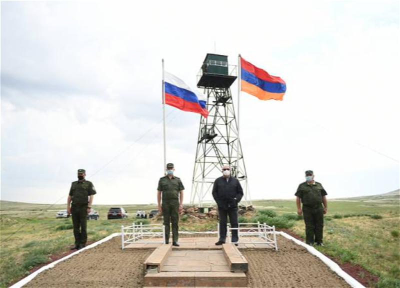 В ряде районов Армении снимают посты российских военных и пограничников
